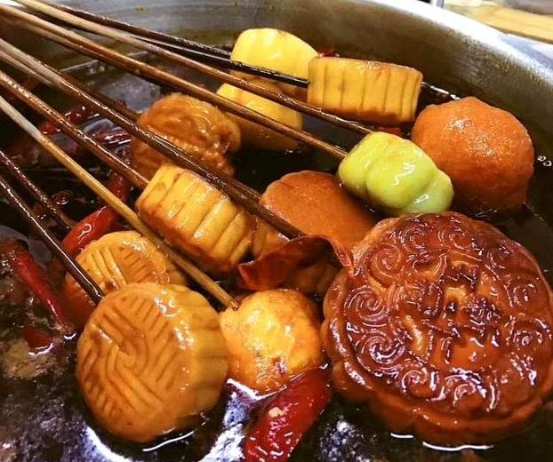 火鍋串串香月餅，別有一番驚異滋味，值得嘗試