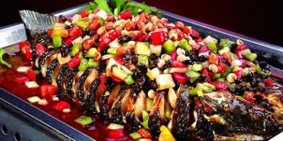 四川烤魚(yú)小吃技術(shù)培訓(xùn)多少錢(qián)？烤魚(yú)紅油的調(diào)制